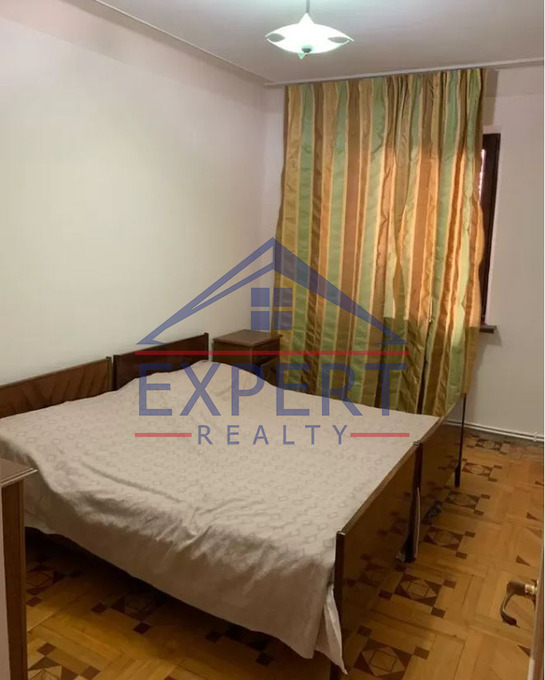 ՆԱԶԱՐԵԹ ՍՈՒՐԵՆՅԱՆ ՓՈՂՈՑ, 3 ՍԵՆՅԱԿ