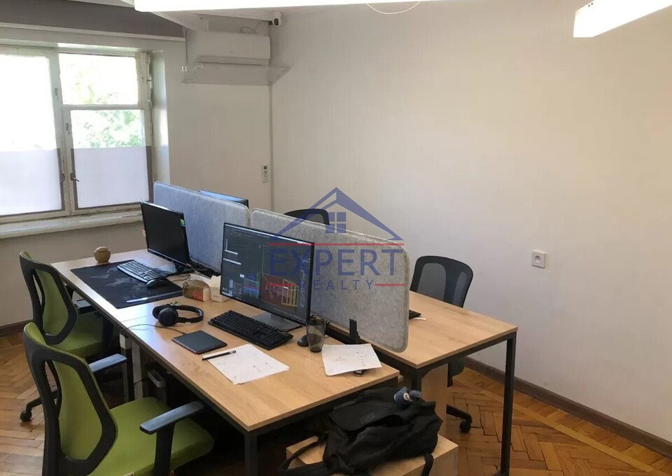 Կենտրոն/Զաքյան փողոց,Քարե շենք 34 քմ․