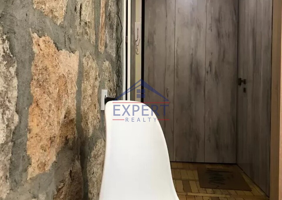 Կենտրոն/Զաքյան փողոց,Քարե շենք 34 քմ․