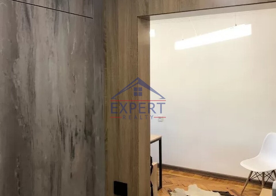 Կենտրոն/Զաքյան փողոց,Քարե շենք 34 քմ․