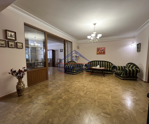 ԿԵՆՏՐՈՆ, ԶԱՔՅԱՆ ՓՈՂՈՑ, 3 ՍԵՆՅԱԿ
