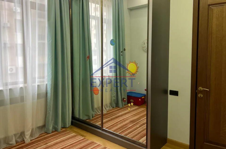 ԿԵՆՏՐՈՆ, ԱՐԱՄԻ ՓՈՂՈՑ, 4 ՍԵՆՅԱԿ