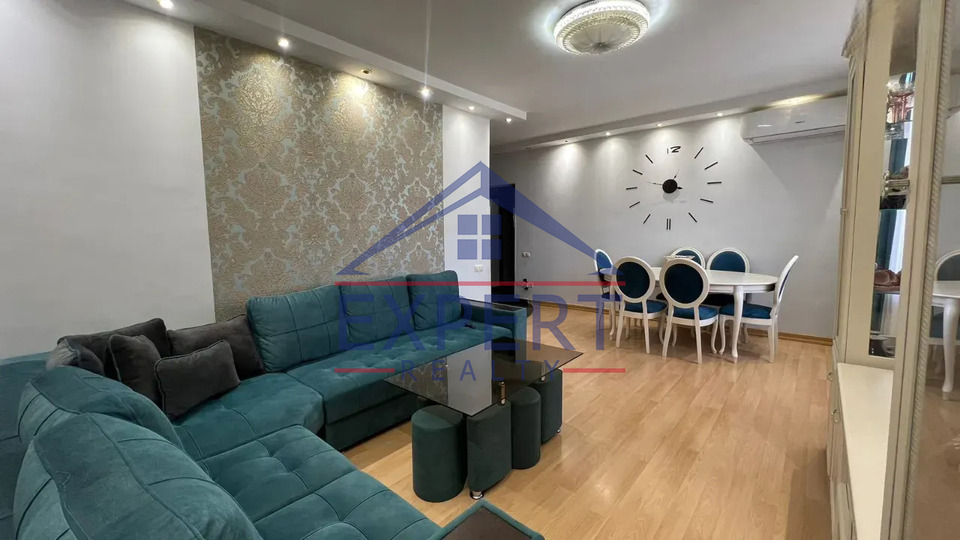 ԷՐԵԲՈՒՆԻ, ԱԹՈՅԱՆ ՓՈՂՈՑ, 3 ՍԵՆՅԱԿ