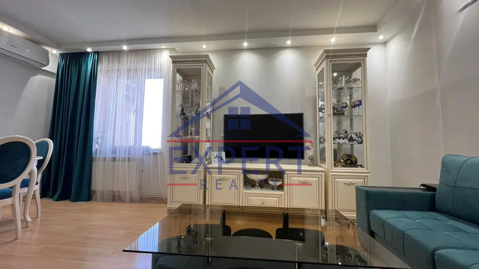 ԷՐԵԲՈՒՆԻ, ԱԹՈՅԱՆ ՓՈՂՈՑ, 3 ՍԵՆՅԱԿ