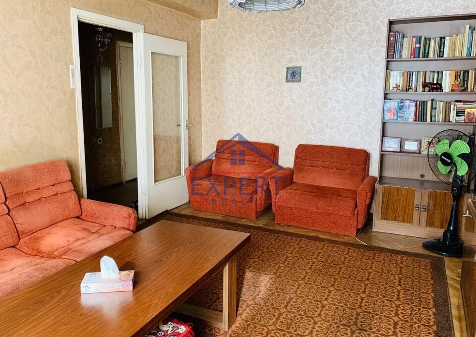 ԿԵՆՏՐՈՆ, ԶԱՎԱՐՅԱՆ ՓՈՂՈՑ, 1 ՍԵՆՅԱԿ