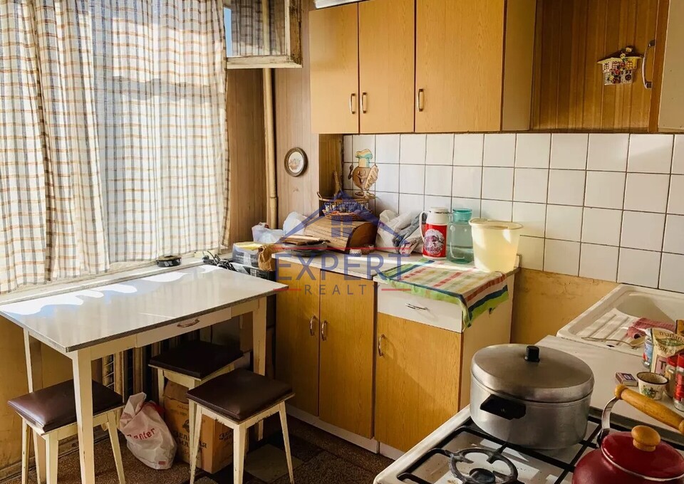 ԿԵՆՏՐՈՆ, ԶԱՎԱՐՅԱՆ ՓՈՂՈՑ, 1 ՍԵՆՅԱԿ