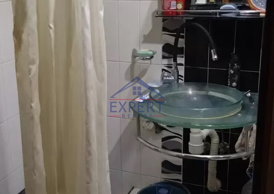 ԿԵՆՏՐՈՆ, ԶԱՎԱՐՅԱՆ ՓՈՂՈՑ, 1 ՍԵՆՅԱԿ