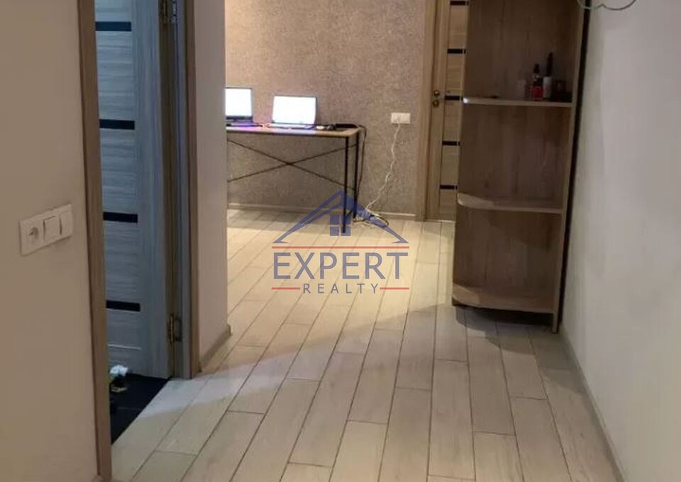 ԿԵՆՏՐՈՆ, ԾԻԾԵՌՆԱԿԱԲԵՐԴԻ ԽՃՈՒՂԻ, 3 ՍԵՆՅԱԿ