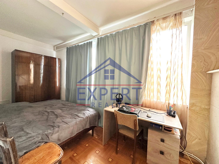 ԱՐԱԲԿԻՐ, ԱԶԱՏՈՒԹՅԱՆ ՊՈՂՈՏԱ, 3 ՍԵՆՅԱԿ