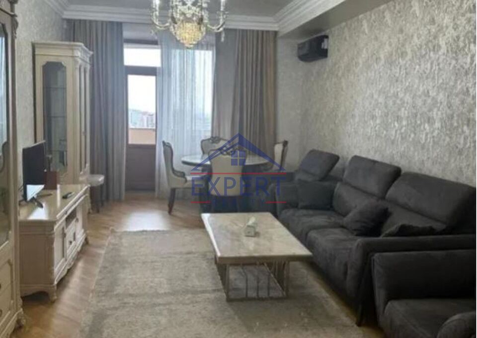 Նաիրի Զարյան    3 սենյակ,