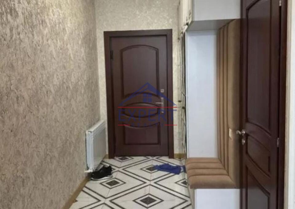 Նաիրի Զարյան    3 սենյակ,