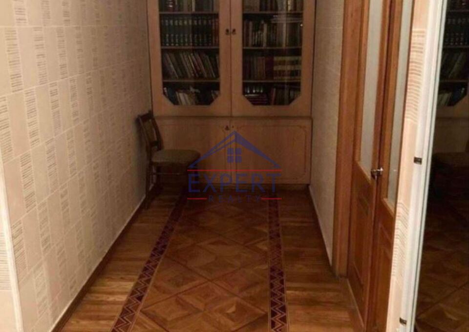 Երեք հարկանի Քարե տուն, Զեյթունում Ա․ Տիգրանյան  Զեյթունում, 350 ք.մ