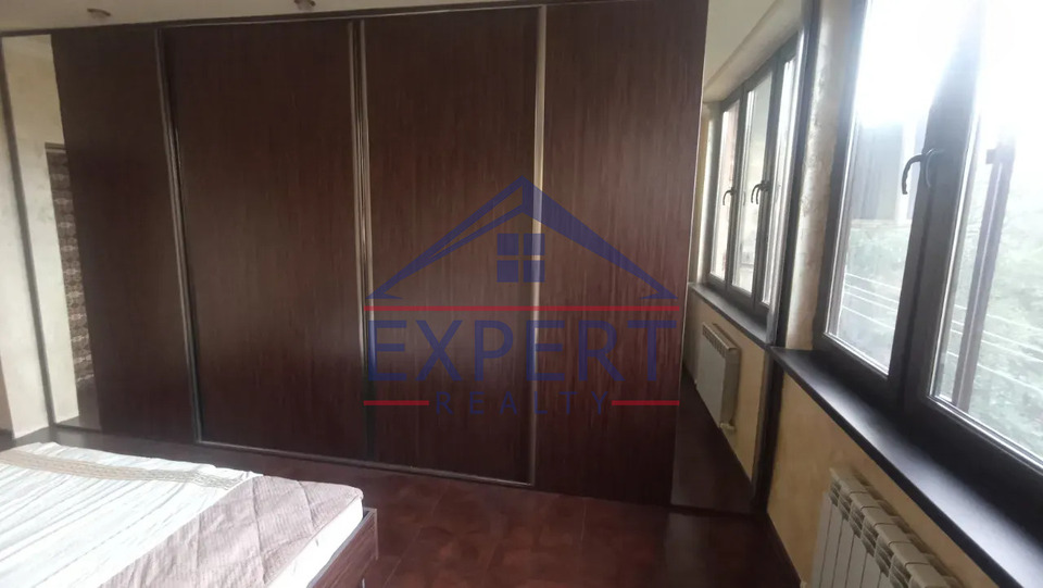 ԿԵՆՏՐՈՆ, ԶԱՔՅԱՆ ՓՈՂՈՑ, 2 ՍԵՆՅԱԿ