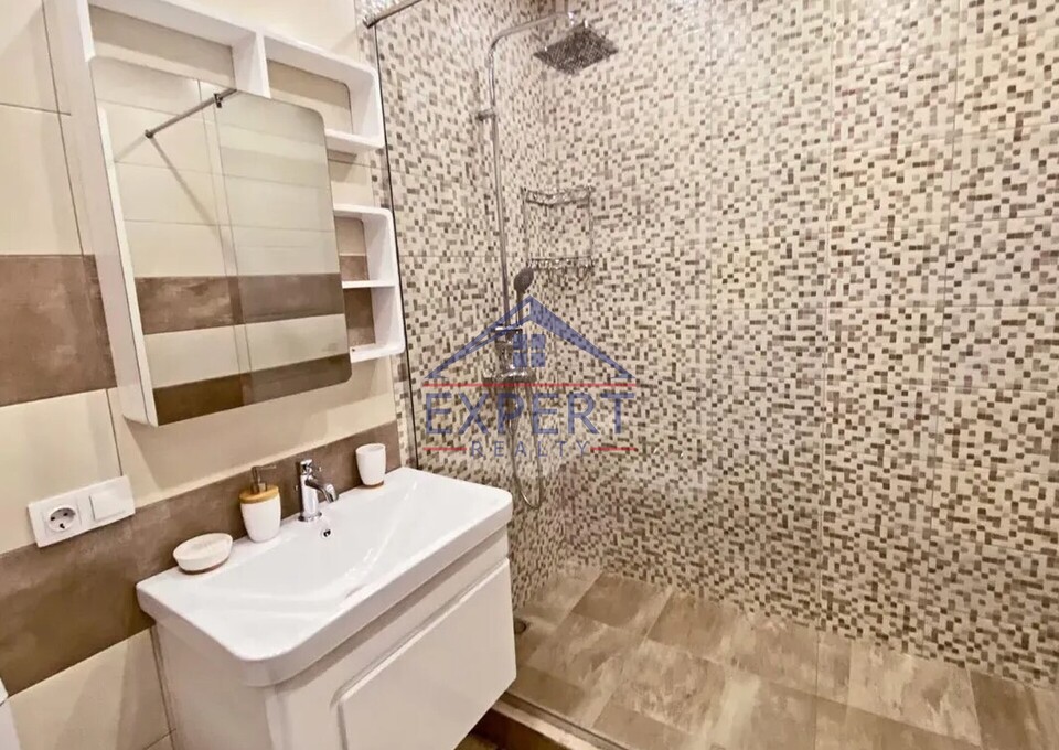 ԿԵՆՏՐՈՆ, ԲՈՒԶԱՆԴԻ ՓՈՂՈՑ, 2 ՍԵՆՅԱԿ