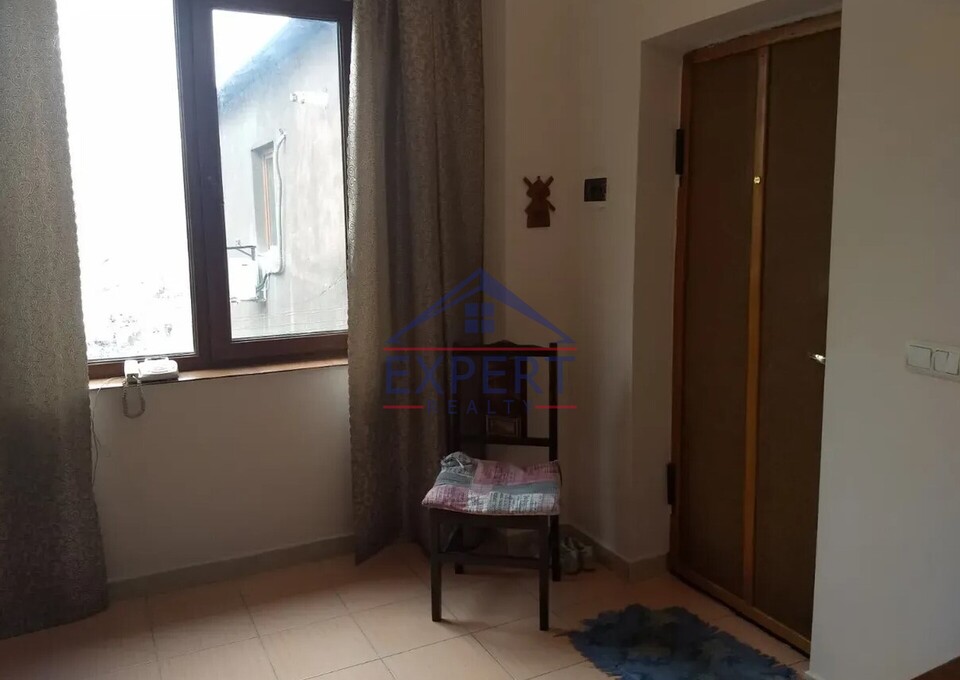 ԿԵՆՏՐՈՆ, ԲՐՅՈՒՍՈՎԻ ՓՈՂՈՑ, 2 ՍԵՆՅԱԿ