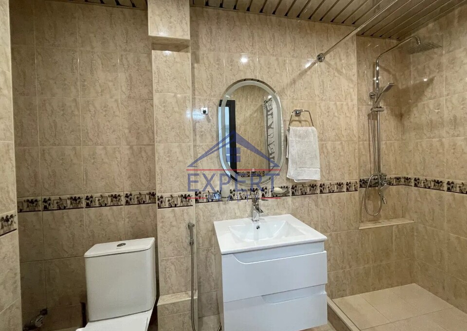 ԿԵՆՏՐՈՆ, ԽՈՐԵՆԱՑՈՒ ՓՈՂՈՑ, 2 ՍԵՆՅԱԿ