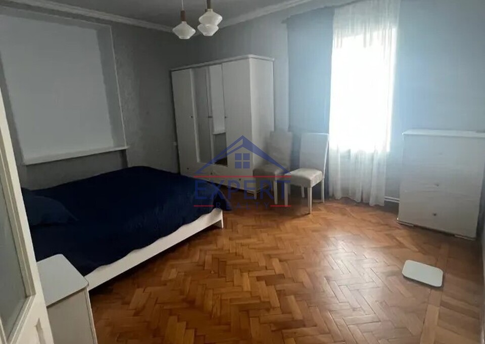 ԿԵՆՏՐՈՆ, ԱՂԱՅԱՆ ՓՈՂՈՑ, 2 ՍԵՆՅԱԿ