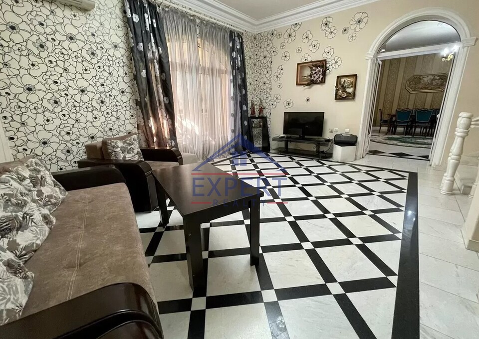 ԿԵՆՏՐՈՆ, ՍԻՄԵՈՆ ԵՐԵՎԱՆՑԻ ՓՈՂՈՑ, 7 ՍԵՆՅԱԿ