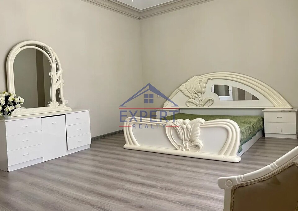 ԿԵՆՏՐՈՆ, ՍԻՄԵՈՆ ԵՐԵՎԱՆՑԻ ՓՈՂՈՑ, 7 ՍԵՆՅԱԿ
