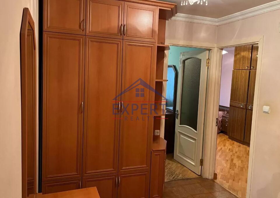 Շիրակի փողոցում 3 սենյականոց բնակարան