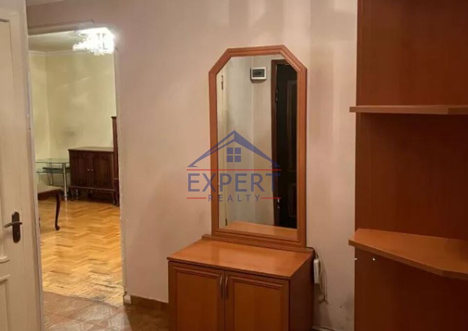 Շիրակի փողոցում 3 սենյականոց բնակարան