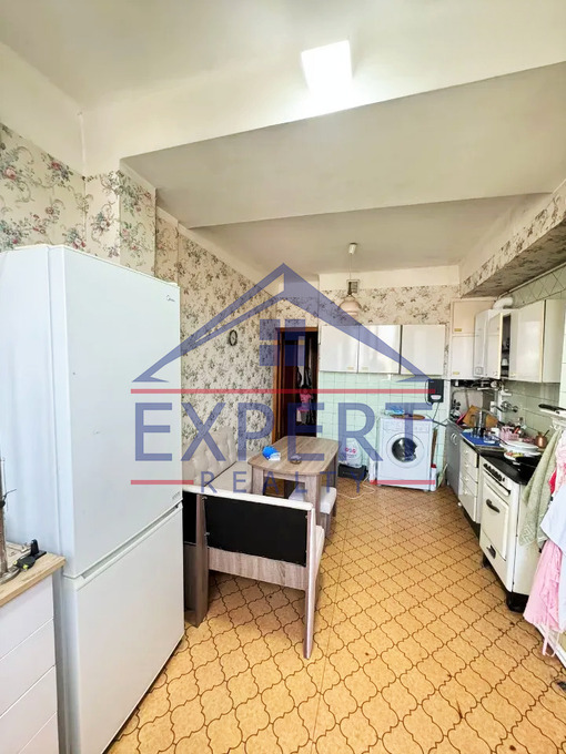 ԿԵՆՏՐՈՆ, ԶԱՎԱՐՅԱՆ ՓՈՂՈՑ, 3 ՍԵՆՅԱԿ