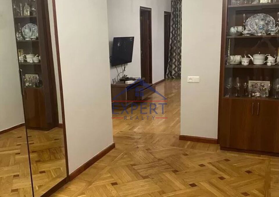 ԿԵՆՏՐՈՆ, ՔԱՋԱԶՆՈՒՆԻ ՓՈՂՈՑ, 4 ՍԵՆՅԱԿ