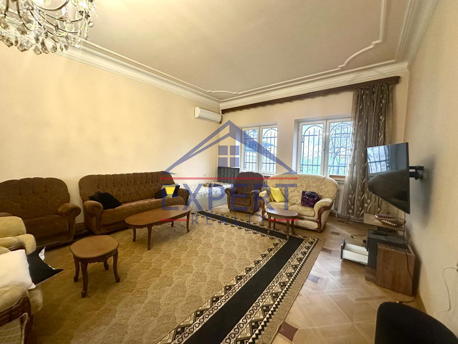 ԷՐԵԲՈՒՆԻ, ՍԱՐԻ ԹԱՂ 9-ՐԴ ՓՈՂՈՑ, 5 ՍԵՆՅԱԿ