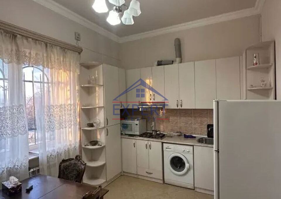 ԷՐԵԲՈՒՆԻ, ՍԱՐԻ ԹԱՂ 9-ՐԴ ՓՈՂՈՑ, 5 ՍԵՆՅԱԿ