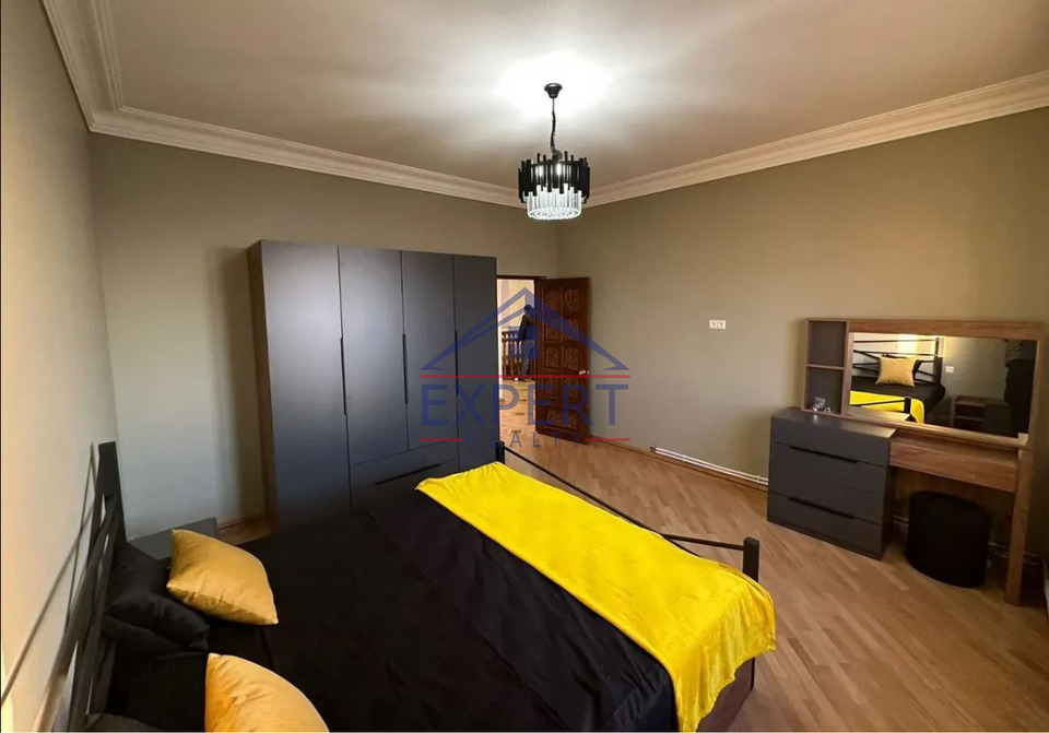 ԷՐԵԲՈՒՆԻ, ՍԱՐԻ ԹԱՂ 9-ՐԴ ՓՈՂՈՑ, 5 ՍԵՆՅԱԿ