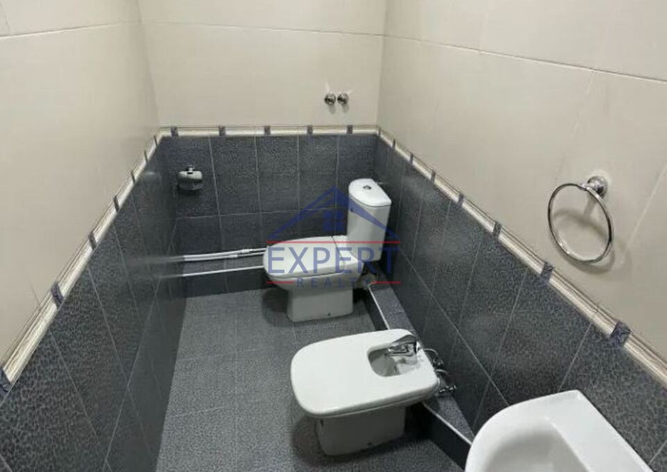 ԷՐԵԲՈՒՆԻ, ՍԱՐԻ ԹԱՂ 9-ՐԴ ՓՈՂՈՑ, 5 ՍԵՆՅԱԿ