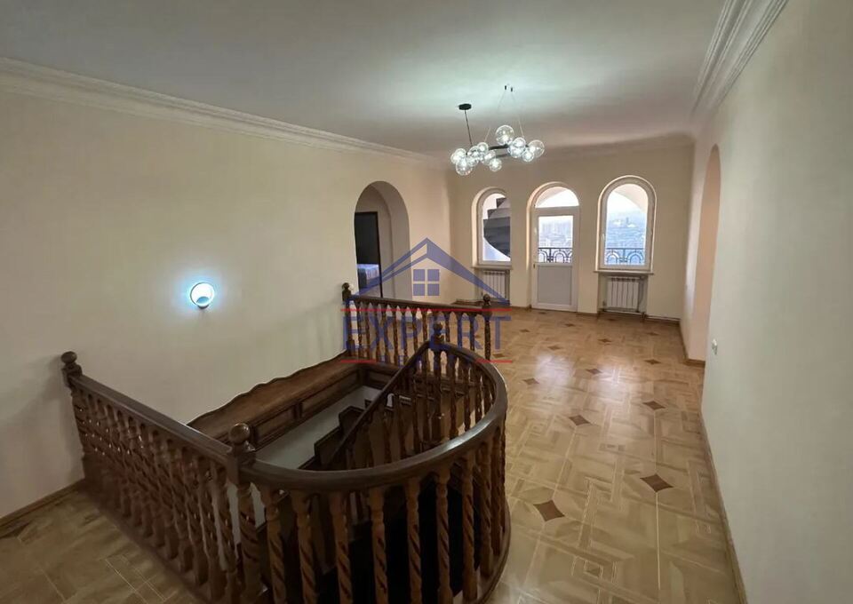 ԷՐԵԲՈՒՆԻ, ՍԱՐԻ ԹԱՂ 9-ՐԴ ՓՈՂՈՑ, 5 ՍԵՆՅԱԿ