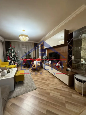 ՔԱՆԱՔԵՌ ԶԵՅԹՈՒՆ, ՊԱՐՈՒՅՐ ՍԵՎԱԿԻ ՓՈՂՈՑ, 3 ՍԵՆՅԱԿ