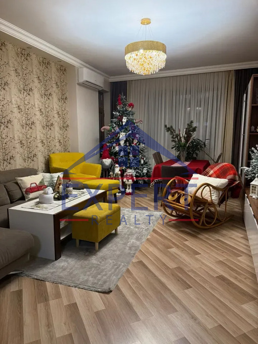 ՔԱՆԱՔԵՌ ԶԵՅԹՈՒՆ, ՊԱՐՈՒՅՐ ՍԵՎԱԿԻ ՓՈՂՈՑ, 3 ՍԵՆՅԱԿ