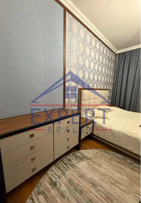 ՔԱՆԱՔԵՌ ԶԵՅԹՈՒՆ, ՊԱՐՈՒՅՐ ՍԵՎԱԿԻ ՓՈՂՈՑ, 3 ՍԵՆՅԱԿ