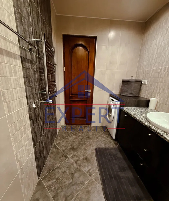 ՔԱՆԱՔԵՌ ԶԵՅԹՈՒՆ, ՊԱՐՈՒՅՐ ՍԵՎԱԿԻ ՓՈՂՈՑ, 3 ՍԵՆՅԱԿ
