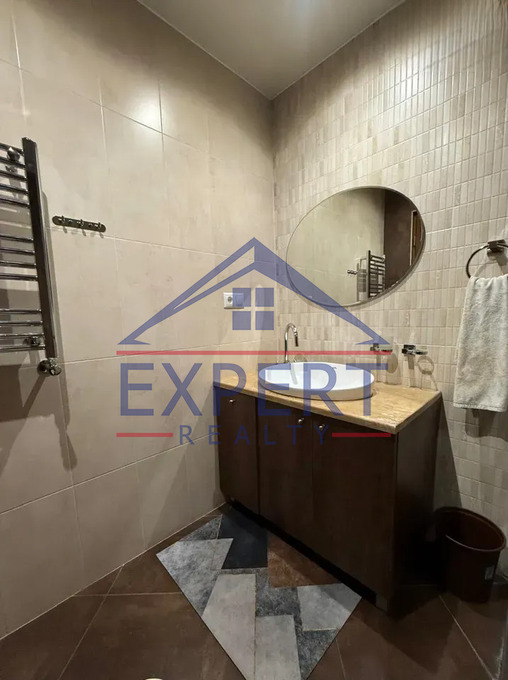 ՔԱՆԱՔԵՌ ԶԵՅԹՈՒՆ, ՊԱՐՈՒՅՐ ՍԵՎԱԿԻ ՓՈՂՈՑ, 3 ՍԵՆՅԱԿ