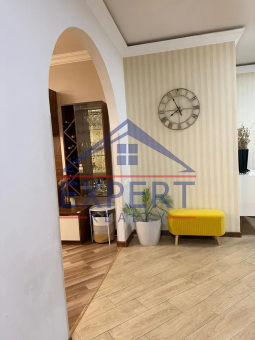 ՔԱՆԱՔԵՌ ԶԵՅԹՈՒՆ, ՊԱՐՈՒՅՐ ՍԵՎԱԿԻ ՓՈՂՈՑ, 3 ՍԵՆՅԱԿ