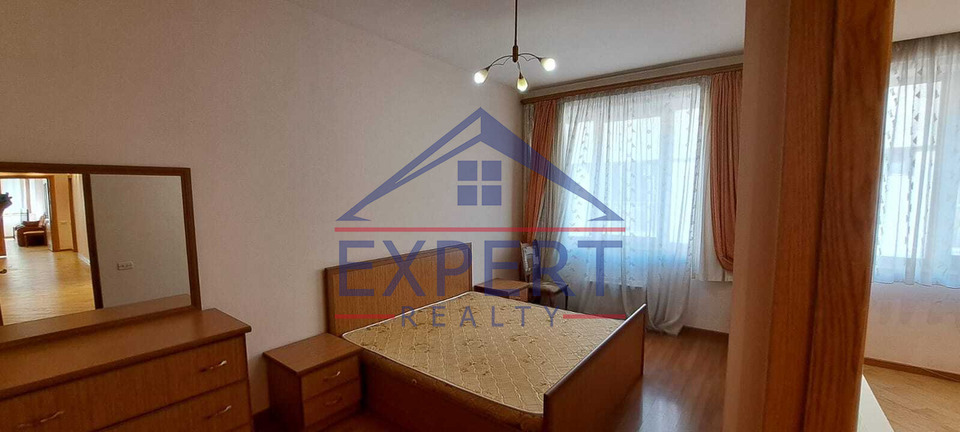 ԿԵՆՏՐՈՆ ՀՅՈՒՍԻՍԱՅԻՆ ՊՈՂՈՏԱ, 4 ՍԵՆՅԱԿ