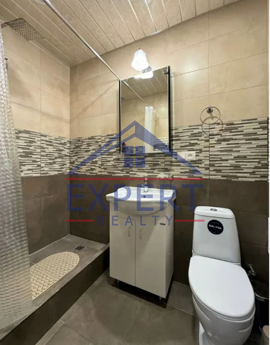 ԿԵՆՏՐՈՆ, ԱՐԳԻՇՏԻ ՓՈՂՈՑ, 1 ՍԵՆՅԱԿ