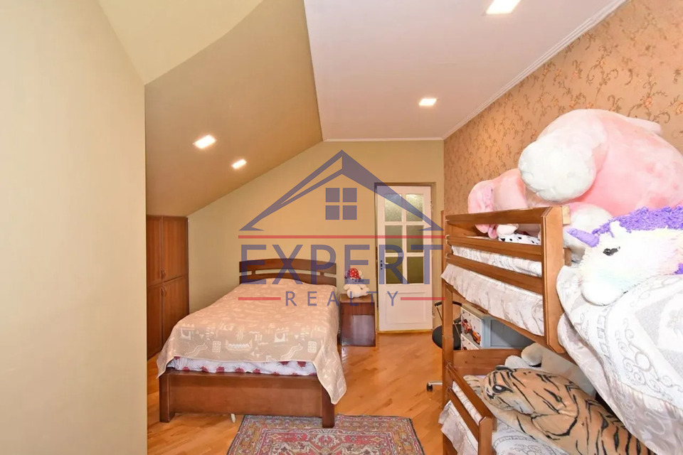 ՆՈՐ ՆՈՐՔ, ԲԱԳՐևԱՆԴ ԹԱՂԱՄԱՍ, 7 ՍԵՆՅԱԿ