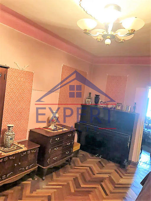 ԱՐԱԲԿԻՐ, ԿՈՄԻՏԱՍԻ ՊՈՂՈՏԱ, 3 ՍԵՆՅԱԿ