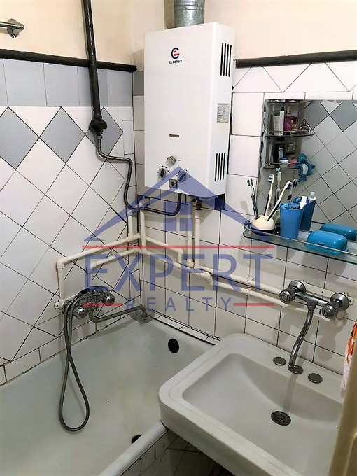 ԱՐԱԲԿԻՐ, ԿՈՄԻՏԱՍԻ ՊՈՂՈՏԱ, 3 ՍԵՆՅԱԿ