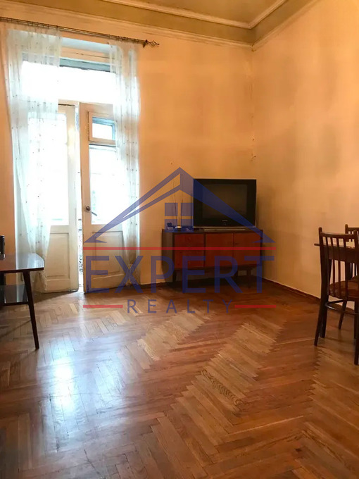 ԿԵՆՏՐՈՆ, ՊԱՐՈՆՅԱՆ ՓՈՂՈՑ, 2 ՍԵՆՅԱԿ