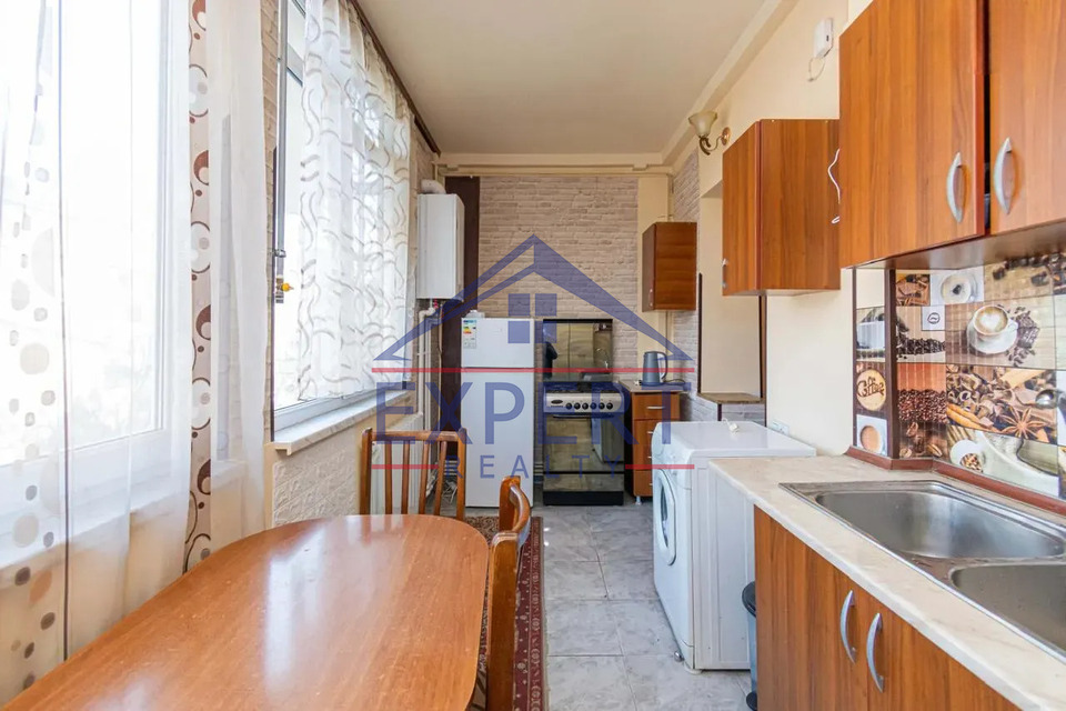 ԱՐԱԲԿԻՐ, ԿՈՄԻՏԱՍ, 2 ՍԵՆՅԱԿ