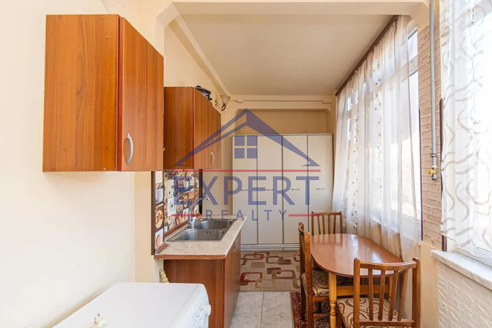 ԱՐԱԲԿԻՐ, ԿՈՄԻՏԱՍ, 2 ՍԵՆՅԱԿ