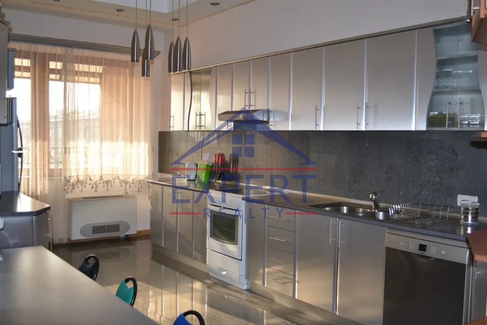 ԿԵՆՏՐՈՆ, ՀՅՈՒՍԻՍԱՅԻՆ ՊՈՂՈՏԱ, 3 ՍԵՆՅԱԿ