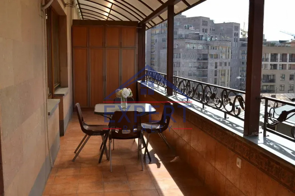 ԿԵՆՏՐՈՆ, ՀՅՈՒՍԻՍԱՅԻՆ ՊՈՂՈՏԱ, 3 ՍԵՆՅԱԿ