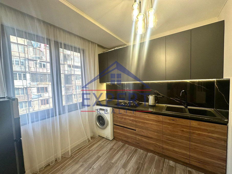 ԿԵՆՏՐՈՆ, ՄԽԻԹԱՐ ՀԵՐԱՑՈՒ ՓՈՂՈՑ, 2 ՍԵՆՅԱԿ