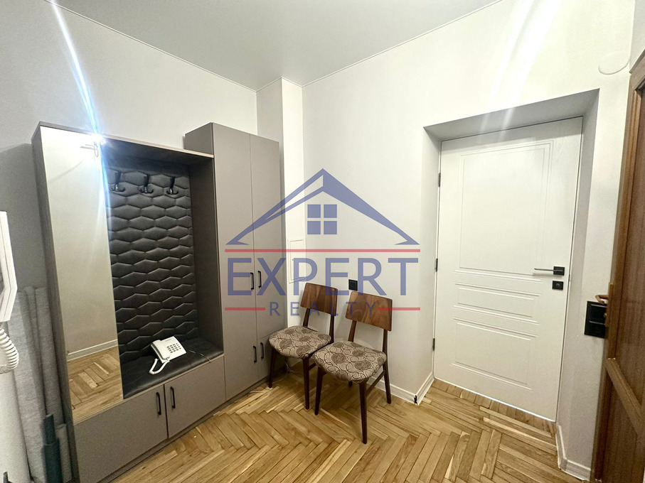 ԿԵՆՏՐՈՆ, ՄԽԻԹԱՐ ՀԵՐԱՑՈՒ ՓՈՂՈՑ, 2 ՍԵՆՅԱԿ